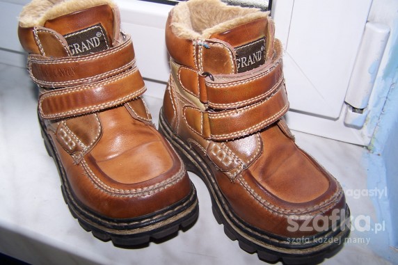 CIEPŁE ZADBANE CCC ROZMIAR 28