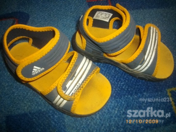 Orginalne Adidasa sandałki 23