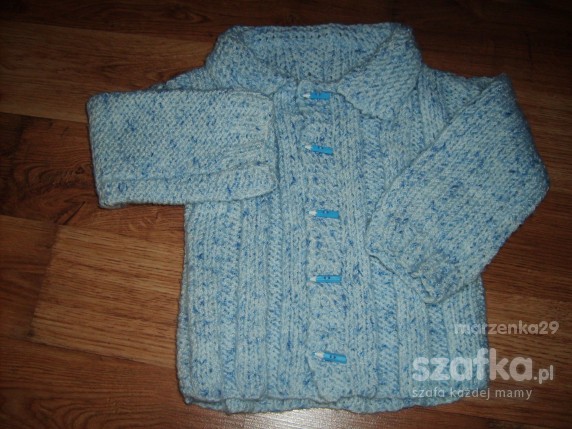 Sweterek niebieski ręcznie robiony