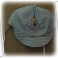 czapka z daszkiem w niebieskie paski