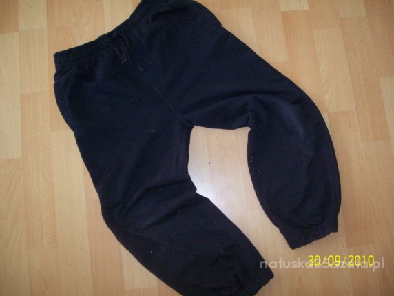 czarne dresowe spodnie 116122 REBELA