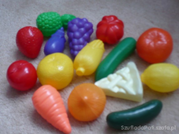 Plastikowe owoce i warzywa