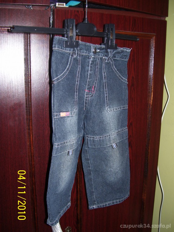 Ładne granatowe przecierane jeansy na roczek