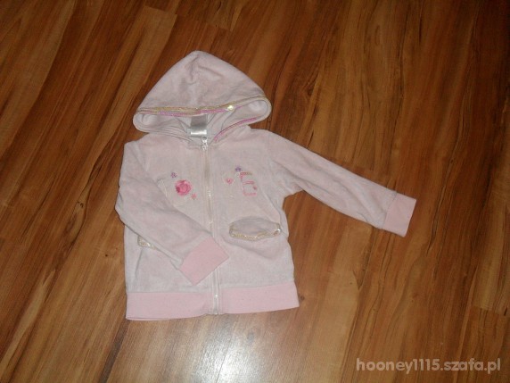 Różowy dres dla dziewczynki w wieku 2 lata