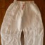 białe spodnie dresowe 128