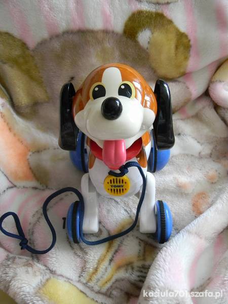 TOMY uroczy interaktywny piesio