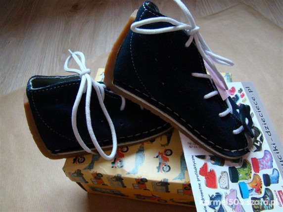 Nowe zdrowotne buciki 27
