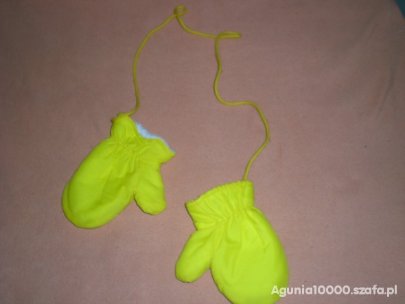 Żółte nieprzemakalne rękawiczki