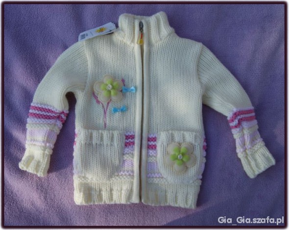 Nowy sweterek dla małej damy