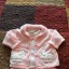 różowy komplecik bluzeczka spódniczka i sweterek