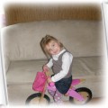 Kaja i jej nowy rowerek na 3 urodziny