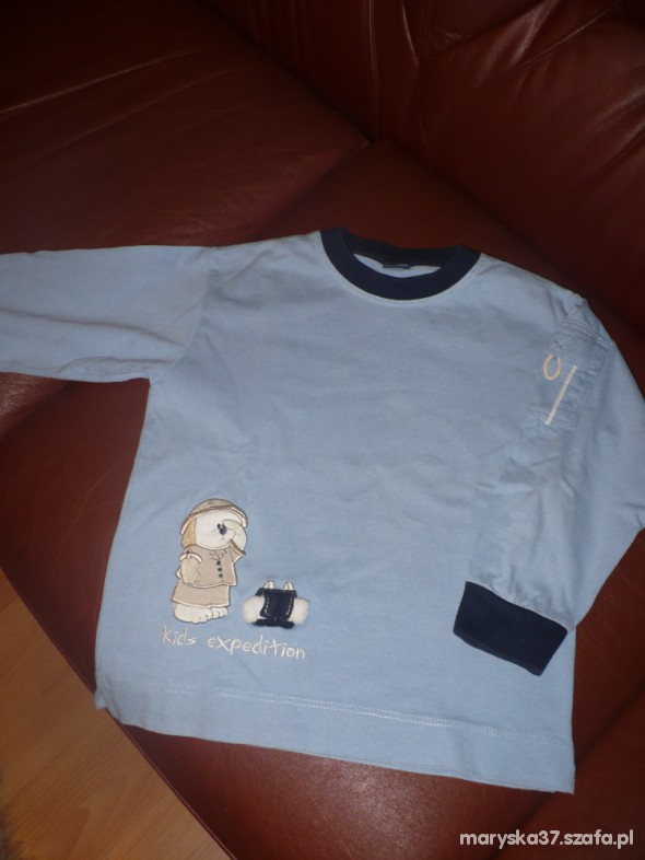 BLUZA Z MISIEM PODRÓŻNIKIEM dla chłopca 122cm