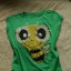 zielony tshirt z pszczołą