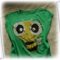 zielony tshirt z pszczołą
