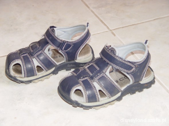 SANDAŁKI rozm 25 wkładka 15 15i5 cm