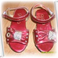 Czerwone sandałki lakierkowe 20 13 cm
