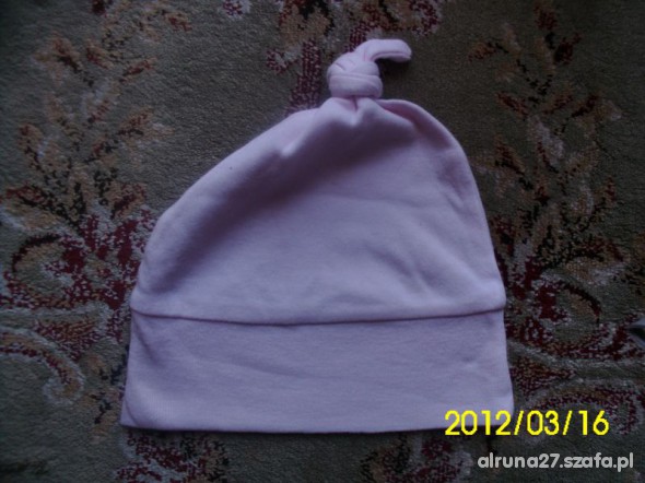 Różowa czapeczka z supełkiem r 0 do 3 M