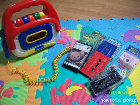 Chicco magnetofon kasetowy z kasetami