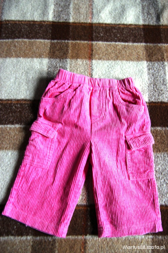 Różowe sztruksowe spodnie