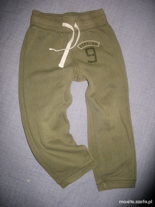 fajne dresowe HM r 104 CM