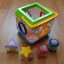 FISHER PRICE WIADERKO SORTER KLOCKI SENSORYCZNE