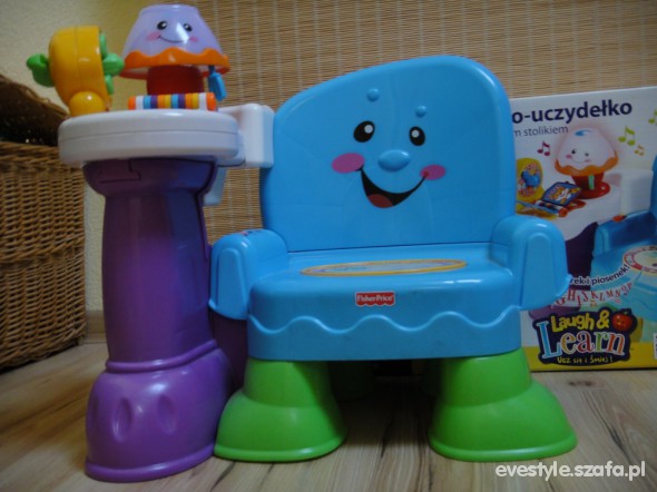 prawie nowe krzesełko uczydełko Fisher Price