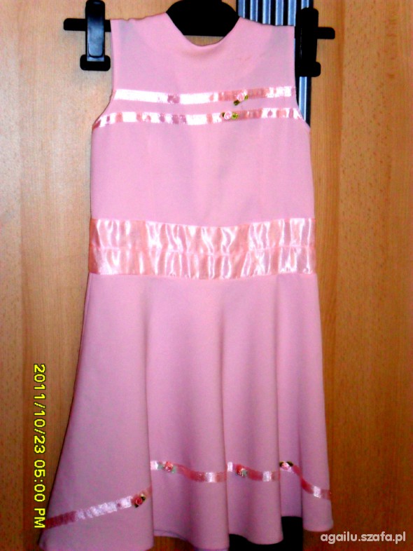 różowa sukienka 116 122