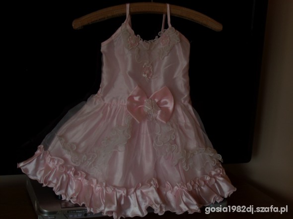 Śliczna sukienka