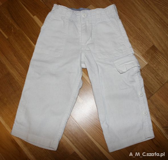 białe lniane spodnie