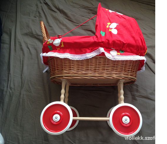 Wiklinowy wózek dla lalek