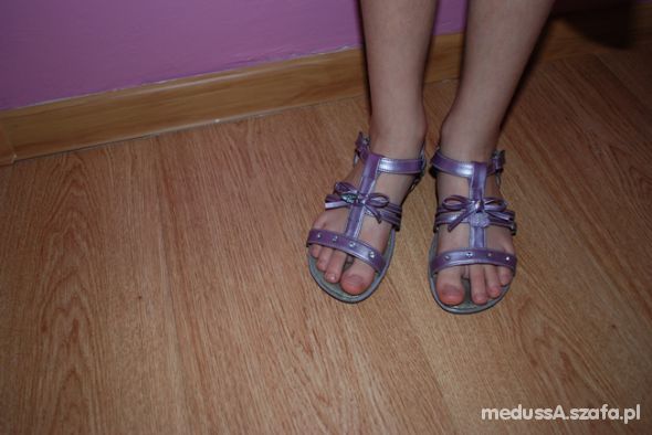 Sandałki dla dziewczynki rozmiar 30
