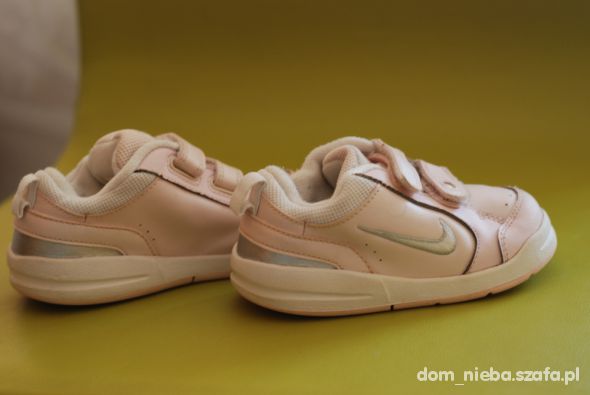 Nike różowe adidasy NIKE dla dziewczynki r 235