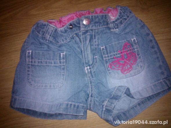 mega wyprzedz spodenki hm