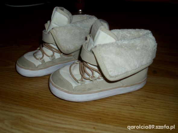kozaczki ZARA ocieplane futerko trampki 23