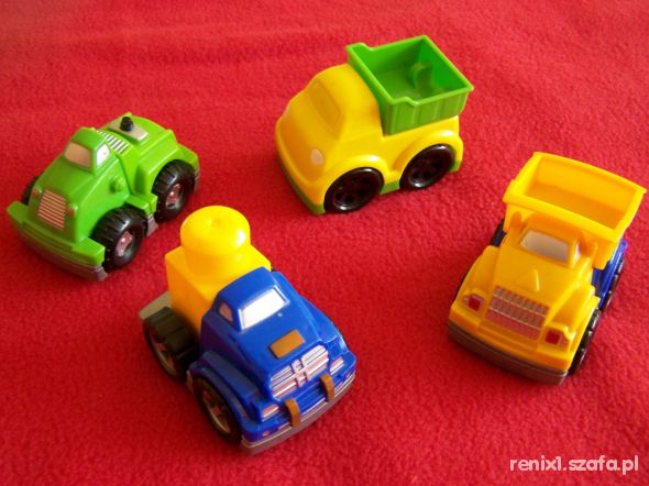 4 samochodziki z klocków