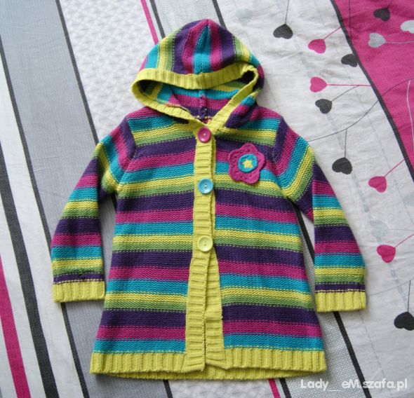 Kolorowy sweterek dla dziewczynki