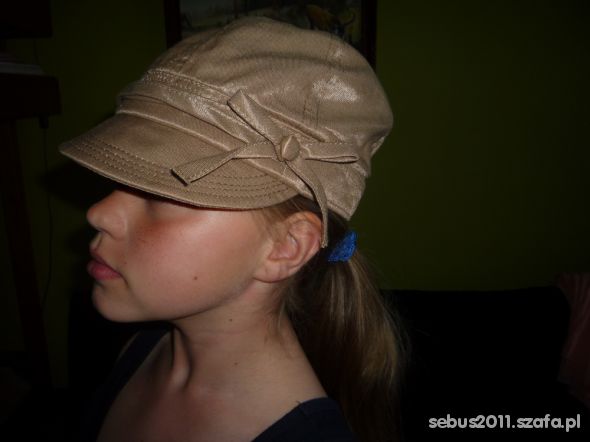 czapka z daszkiem zlota 7 9 lat