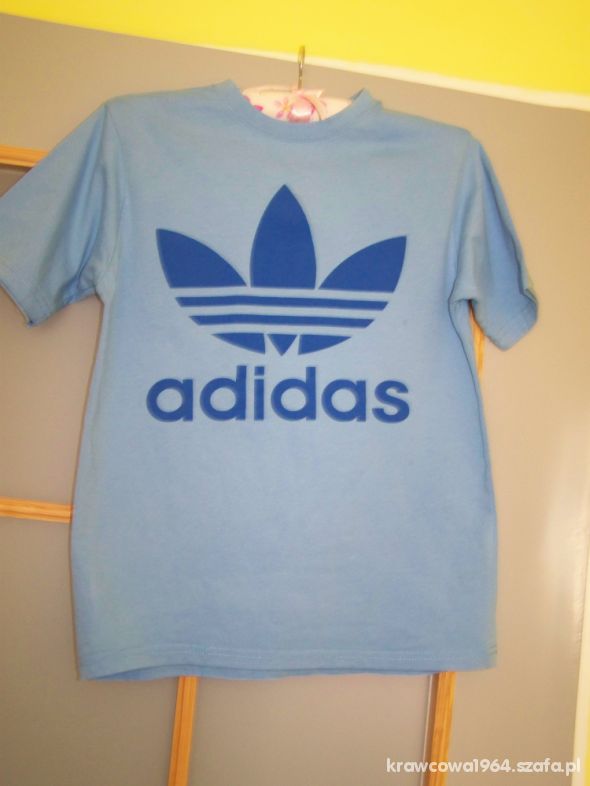 Koszulka Adidas dla chłopca w wieku 13 lub 14 lat