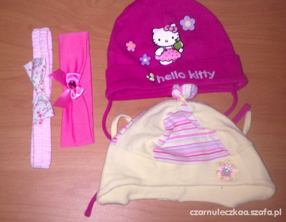 Dwie czapeczki plus dwie opaski Hello Kitty
