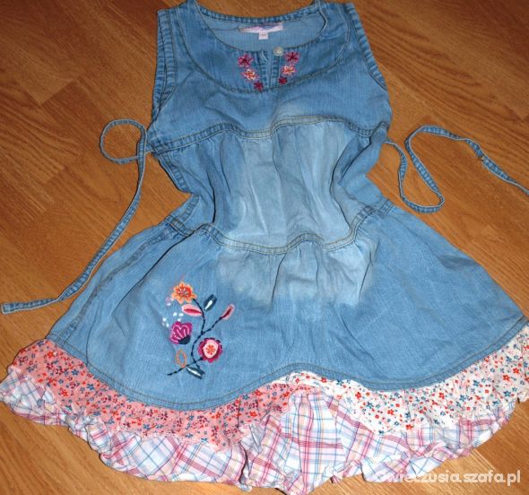 Urocza sukienka jeansowa 104
