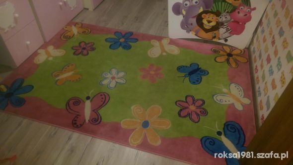 śliczny dywan w motylki i kwiatki 130x190