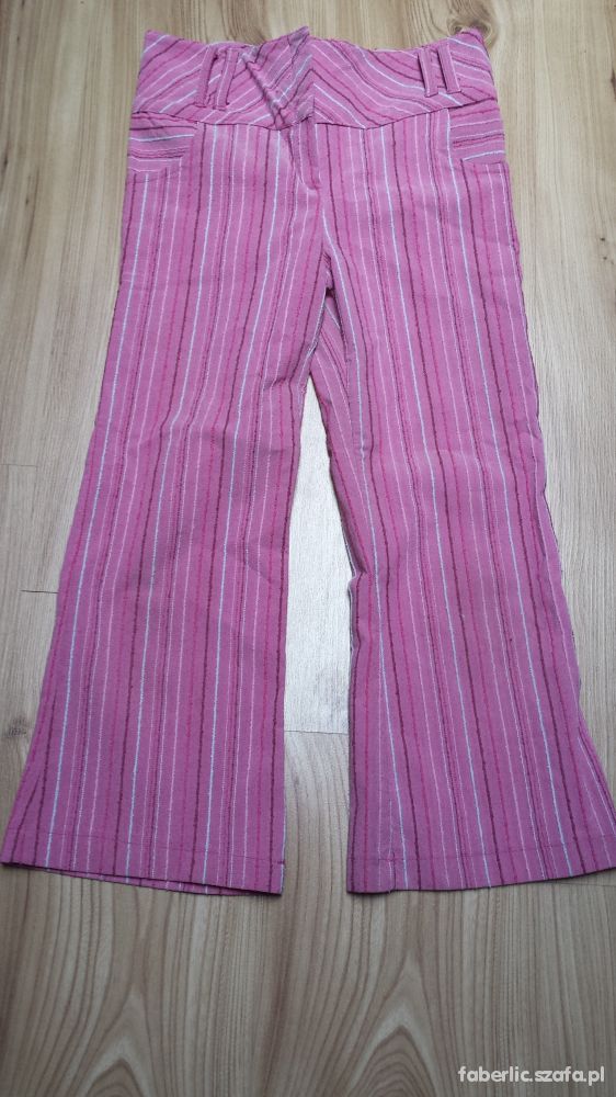 Różowe spodnie w paski