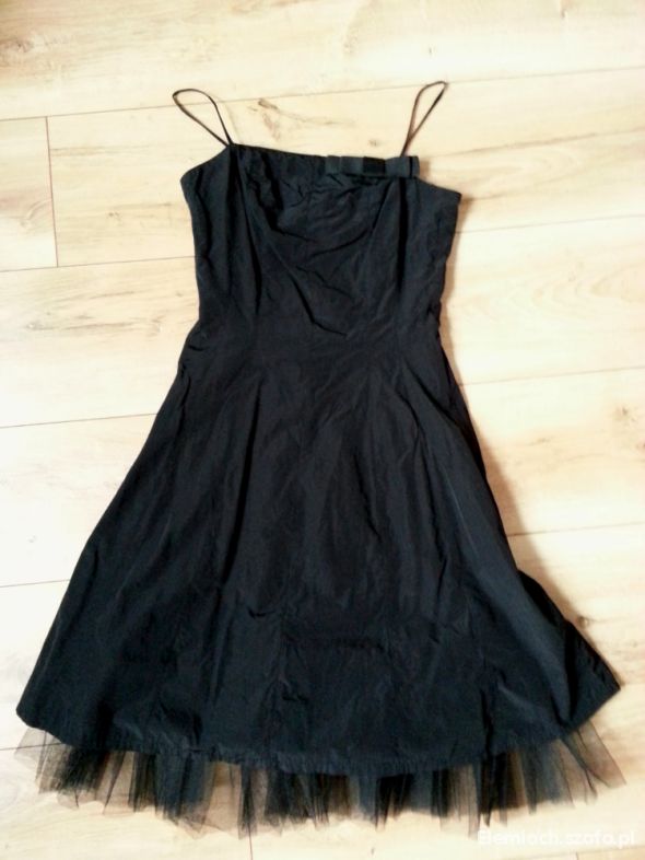 Czarna sukienka z tiulem HM 34 146 152