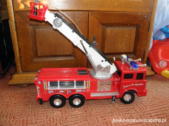 Wielki wóz strażacki wspaniała zabawka