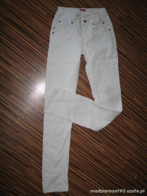 biale spodnie D Xel rozmiar 140