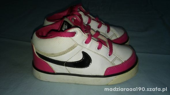 Adidasi Nike rozm 25