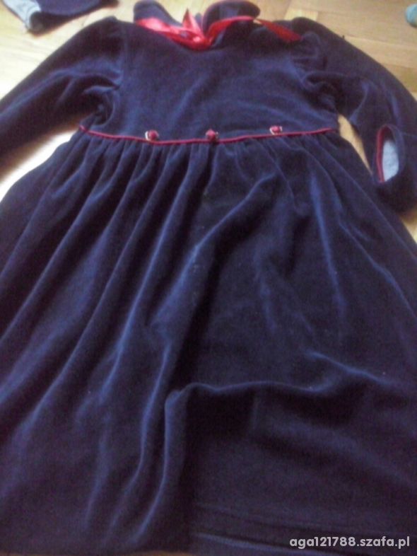 Granatowa sukieneczka