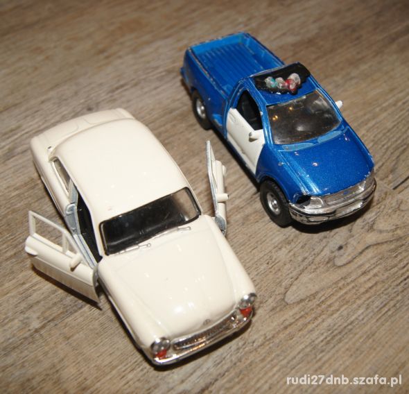 Autka samochody zestaw biały niebieski