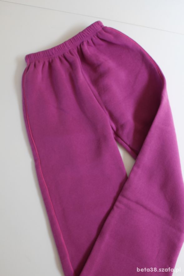 spodnie dresowe w kolorze fuksji