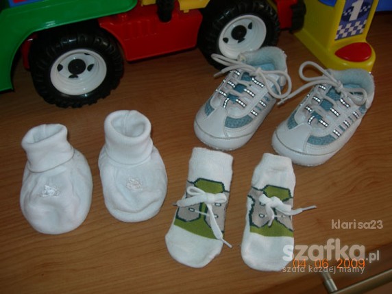 komplet bucików dla niemowlaka